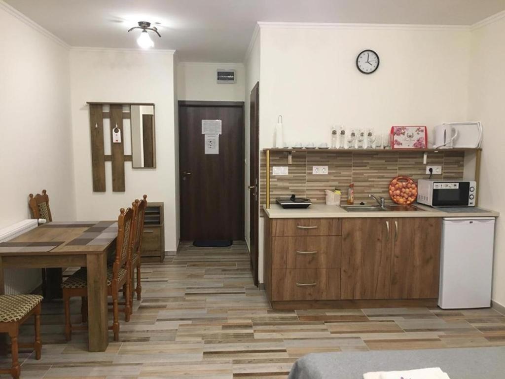 Aranykorona Hotel Miskolc Ngoại thất bức ảnh